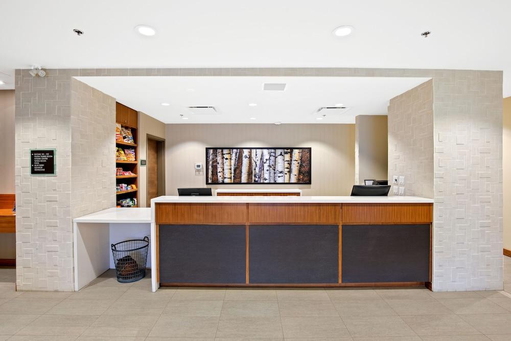 Mountain View Inn & Suites Sundre Екстериор снимка