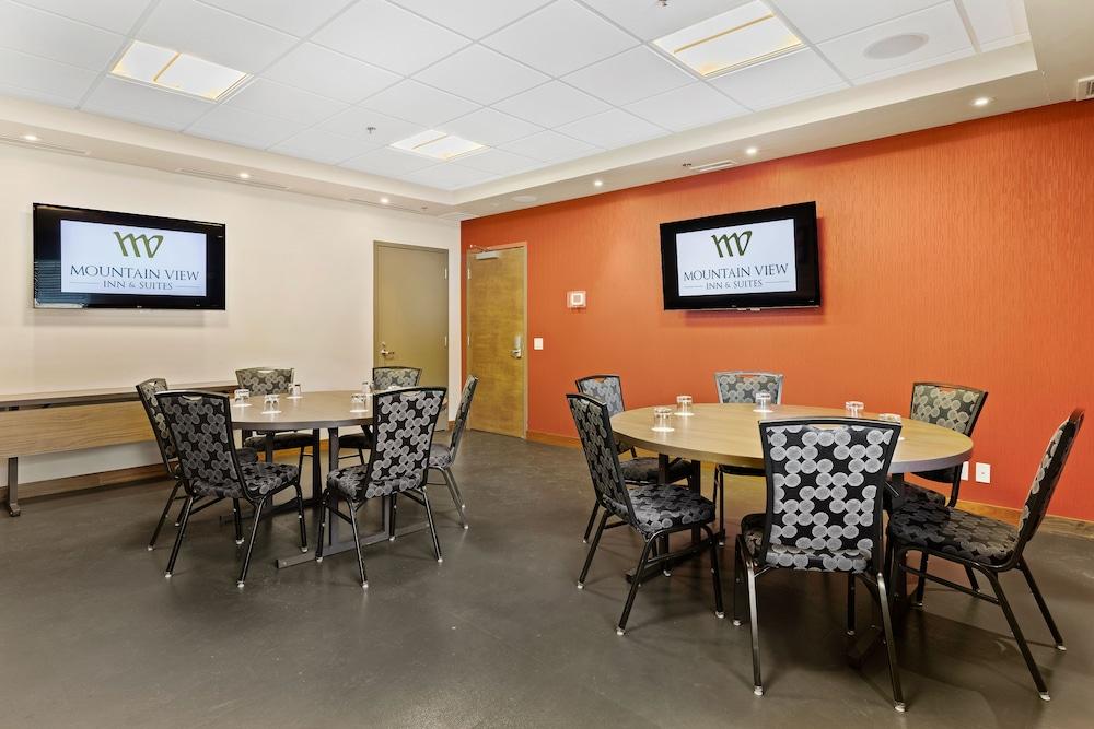 Mountain View Inn & Suites Sundre Екстериор снимка