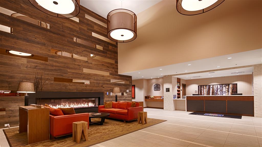 Mountain View Inn & Suites Sundre Интериор снимка
