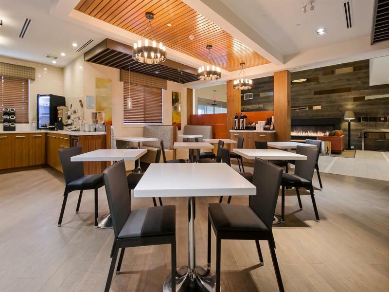 Mountain View Inn & Suites Sundre Екстериор снимка
