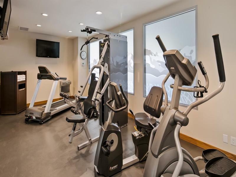 Mountain View Inn & Suites Sundre Екстериор снимка