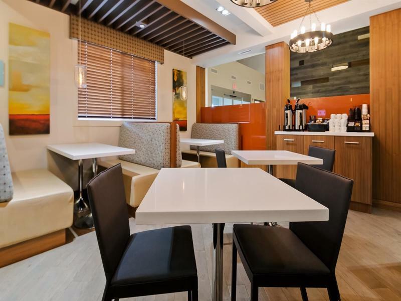 Mountain View Inn & Suites Sundre Екстериор снимка